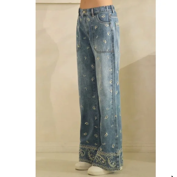 Oli & Hali Stretchy Waist Paisley Embroidered Straight Leg Denim Jeans - Picture 3 of 6